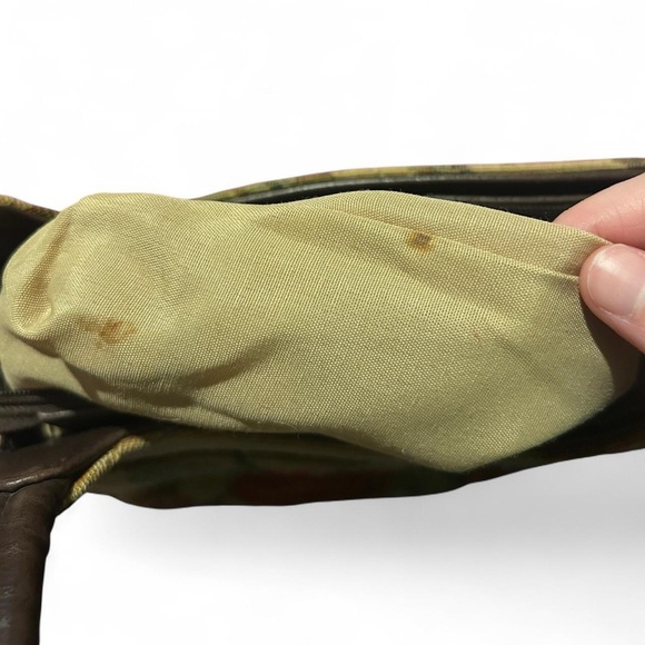 Rose Embroidered Tan Handbag - Picture 7 of 8